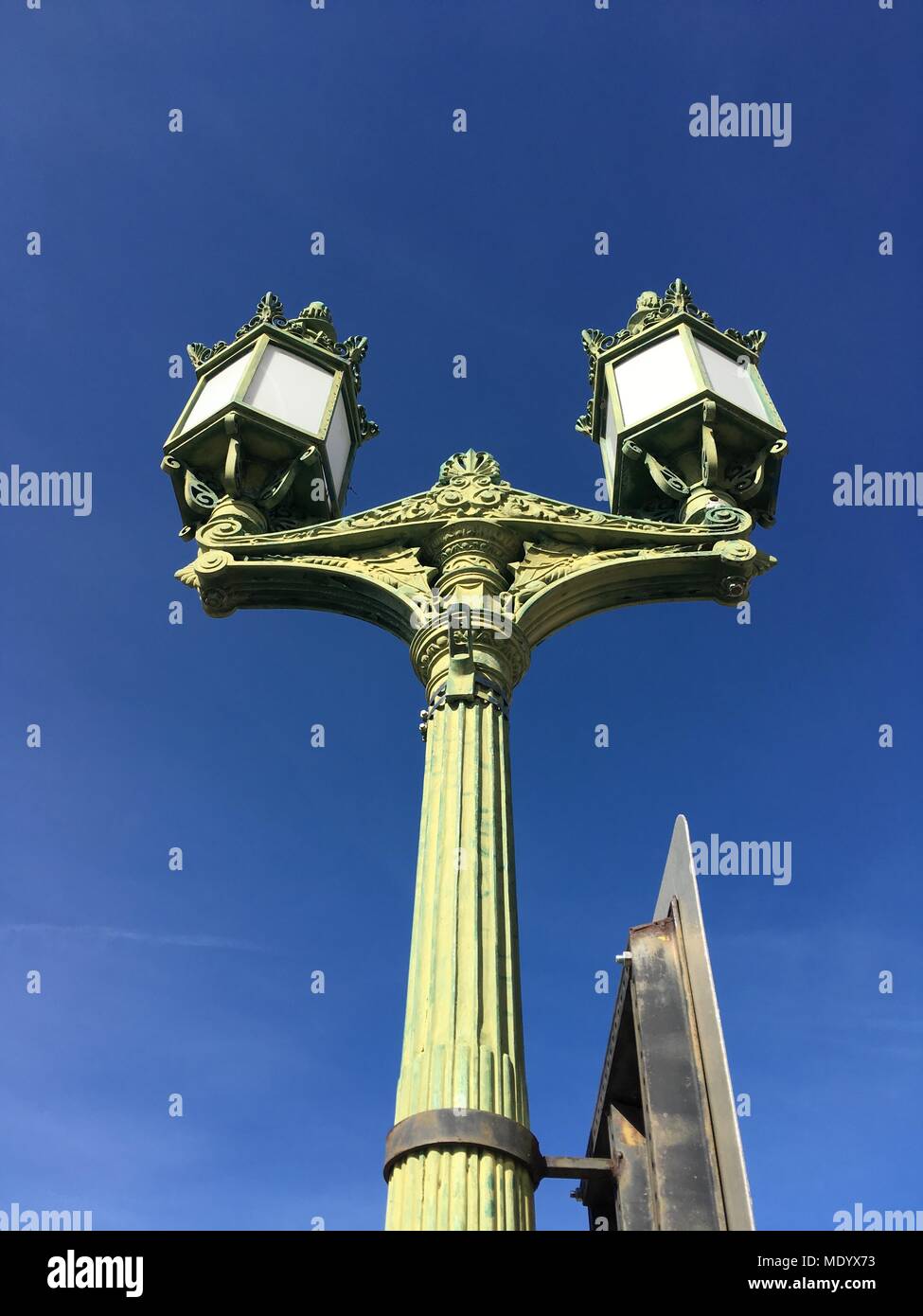 London bridge lamp hi-res stock photography and images - Alamy