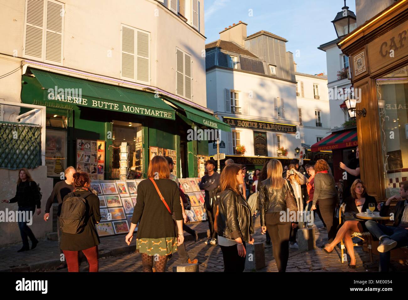 Paris, Montmartre, place jean baptiste clement, angle rue norvins Stock  Photo - Alamy