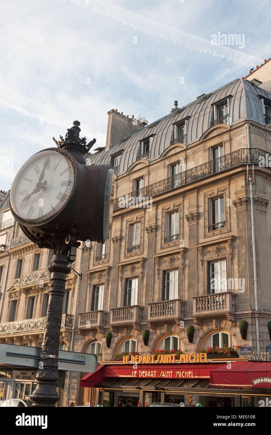 Paris, 40 quai Saint Michel, Sand lived at the 5th floor of this building, just above the