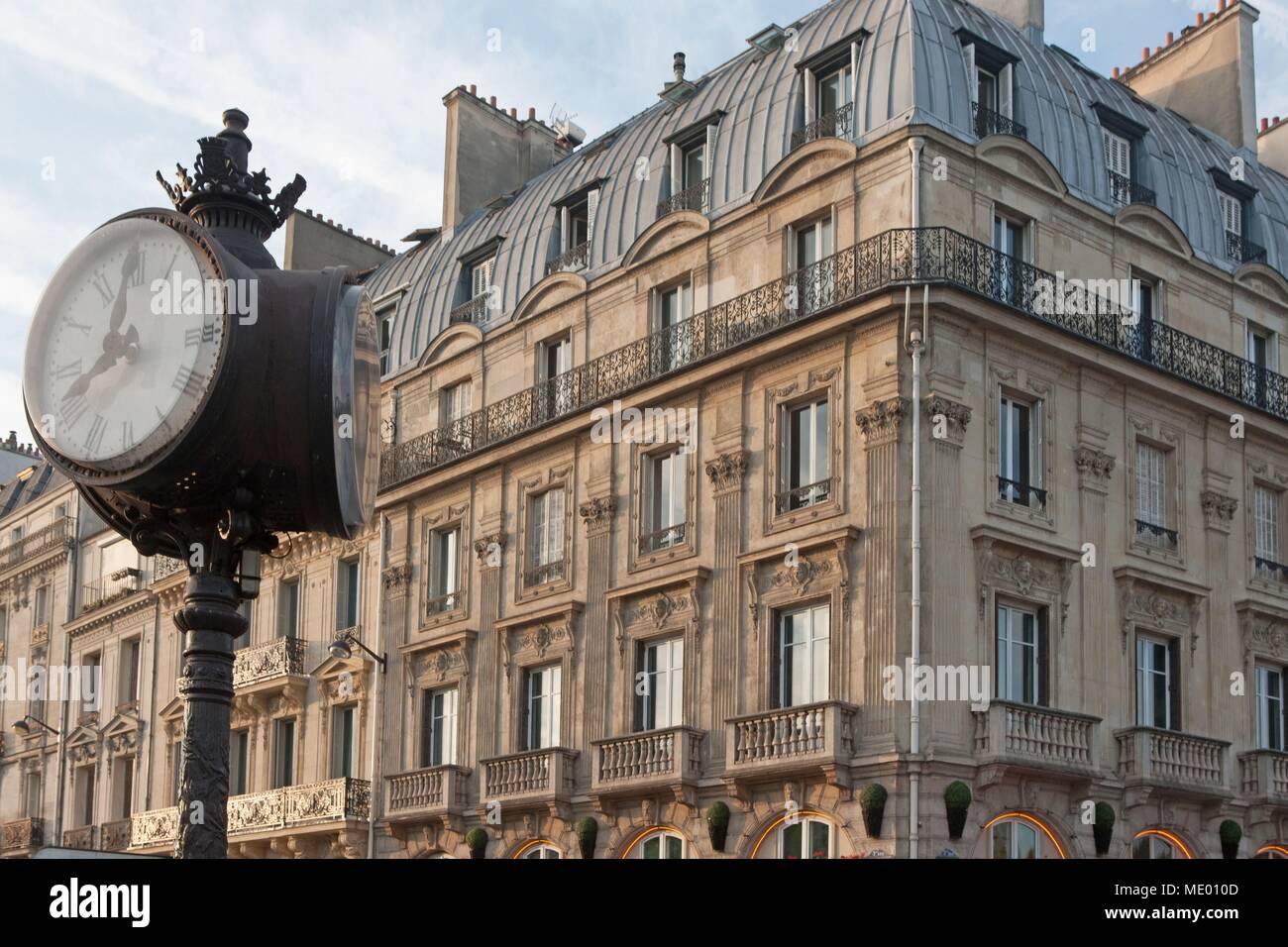 Paris, 40 quai Saint Michel, Sand lived at the 5th floor of this building, just above the