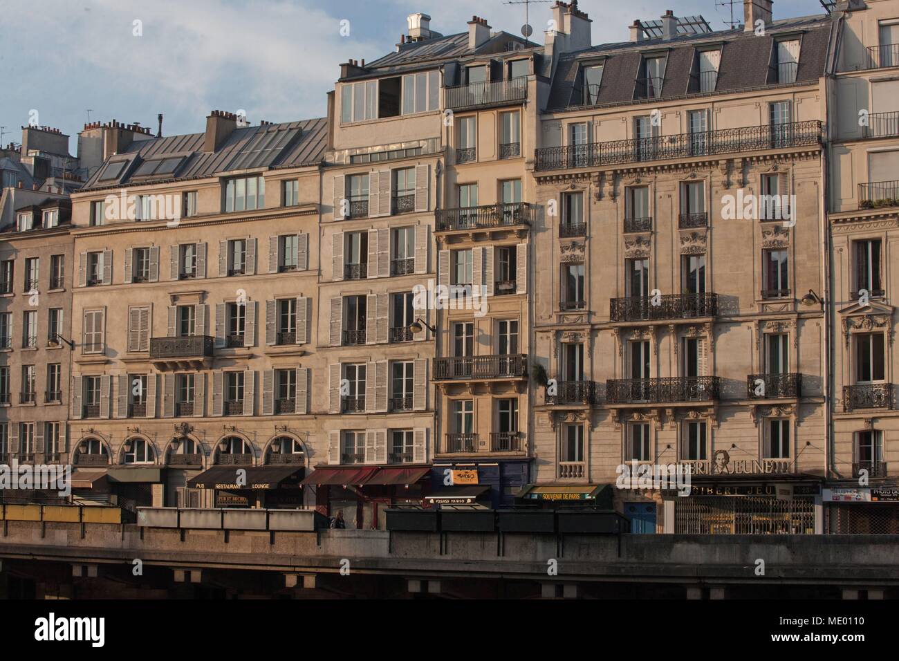Paris, quai Saint Michel Stock Photo Alamy