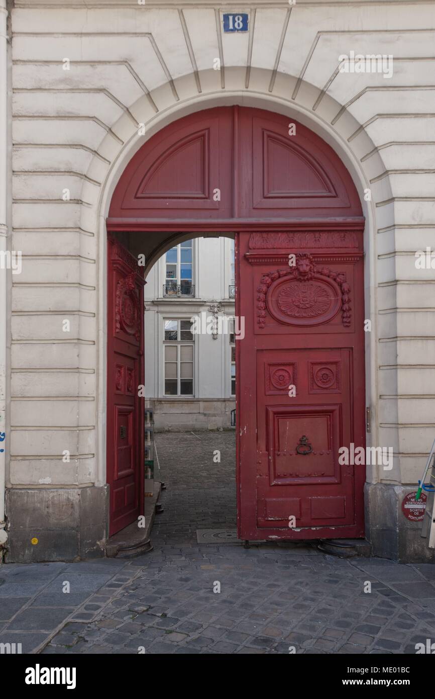 Albert paris hi-res stock photography and images - Page 10 - Alamy