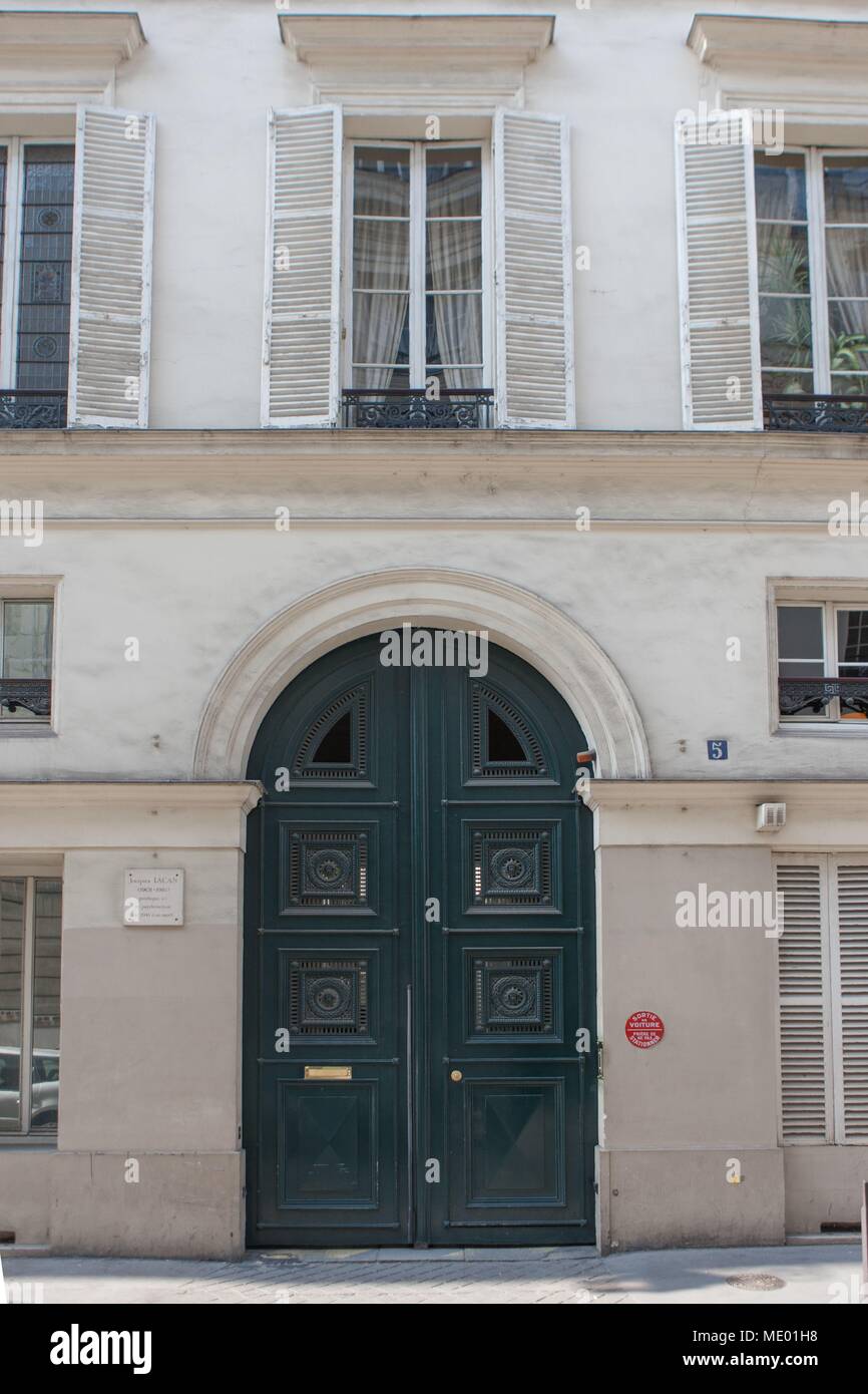 Paris, 5 rue de lille, building and office of French psychoanalist Jacques  Lacan, psychanalise Stock Photo - Alamy