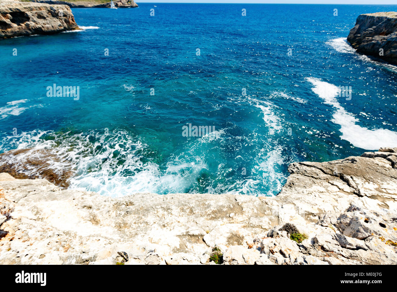 Rocky sea coast hi-res stock photography and images - Alamy
