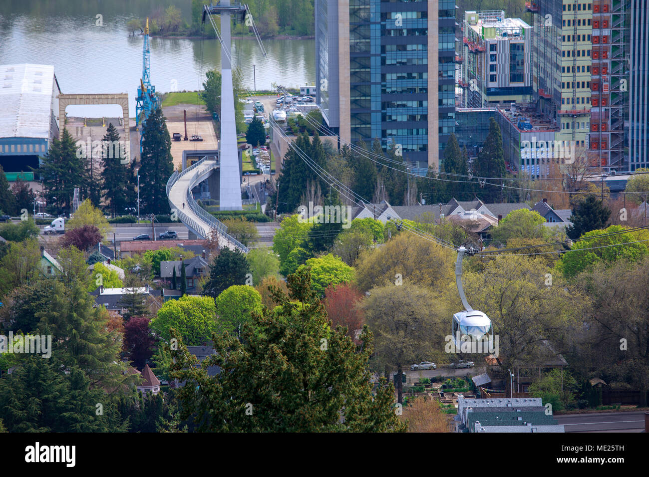 Portland Aerial Tram (OHSU Tram) between the city's South Waterfront district and the main