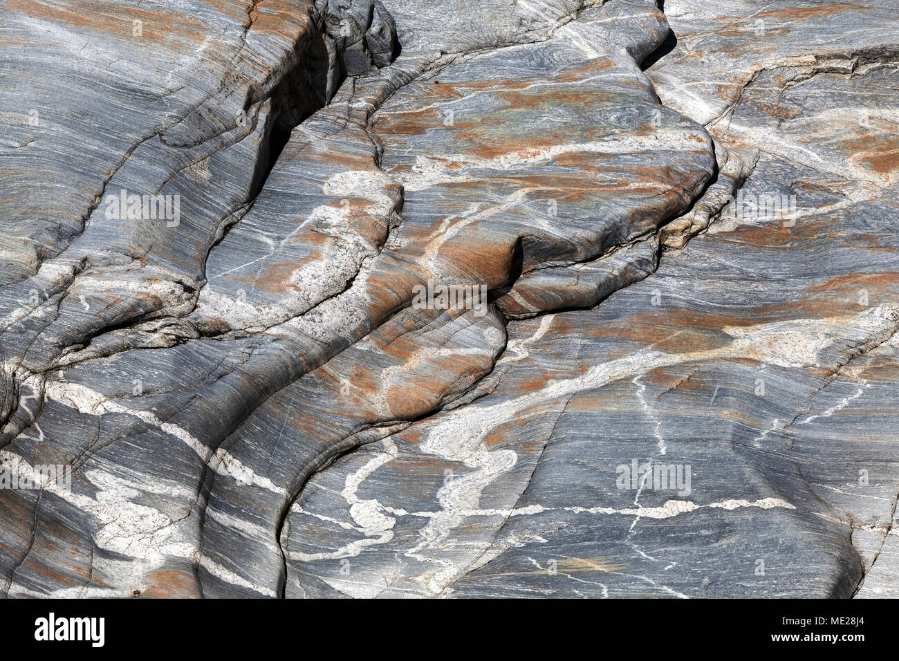 Granite rock formations in the Maggia river in the Maggia Valley, Valle Maggia, Ponte Brolla, Canton of Ticino, Switzerland Stock Photo