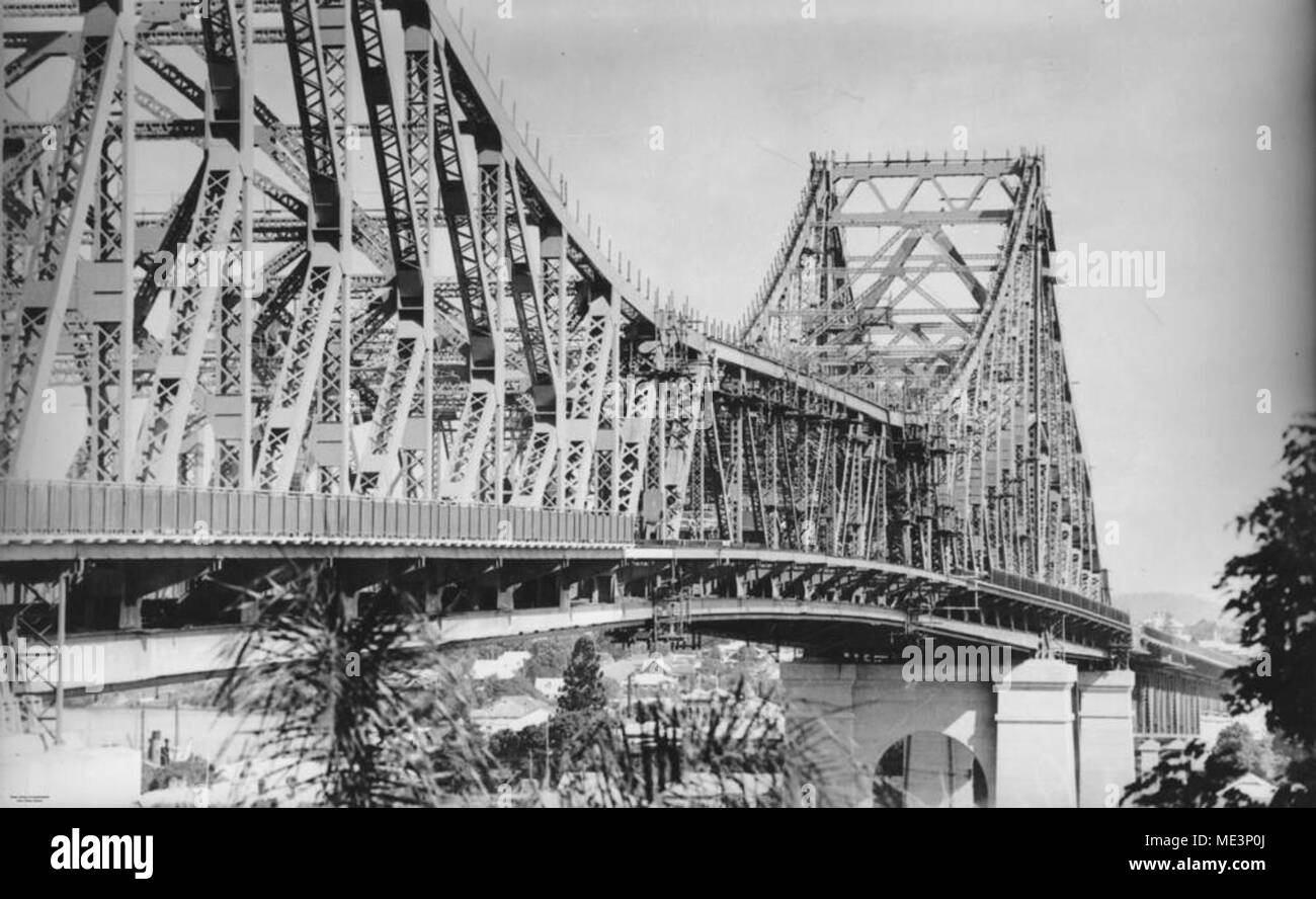 View of the almost completed Story Bridge, Brisbane, 1940 Stock Photo ...