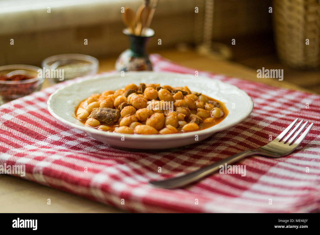 Turkish Baked Beans with Meat Kuru Fasulye Stock Photo Alamy