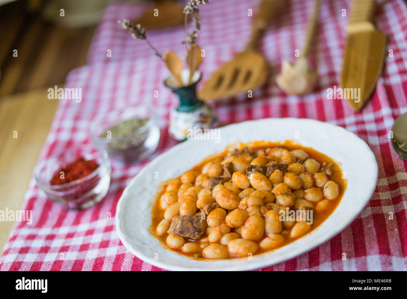 Turkish Baked Beans with Meat Kuru Fasulye Stock Photo Alamy