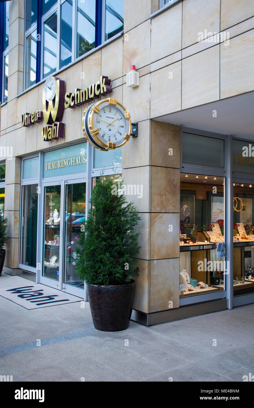 Uhren Schmuck Wahl Jeweler storefront Dresden Germany Stock Photo