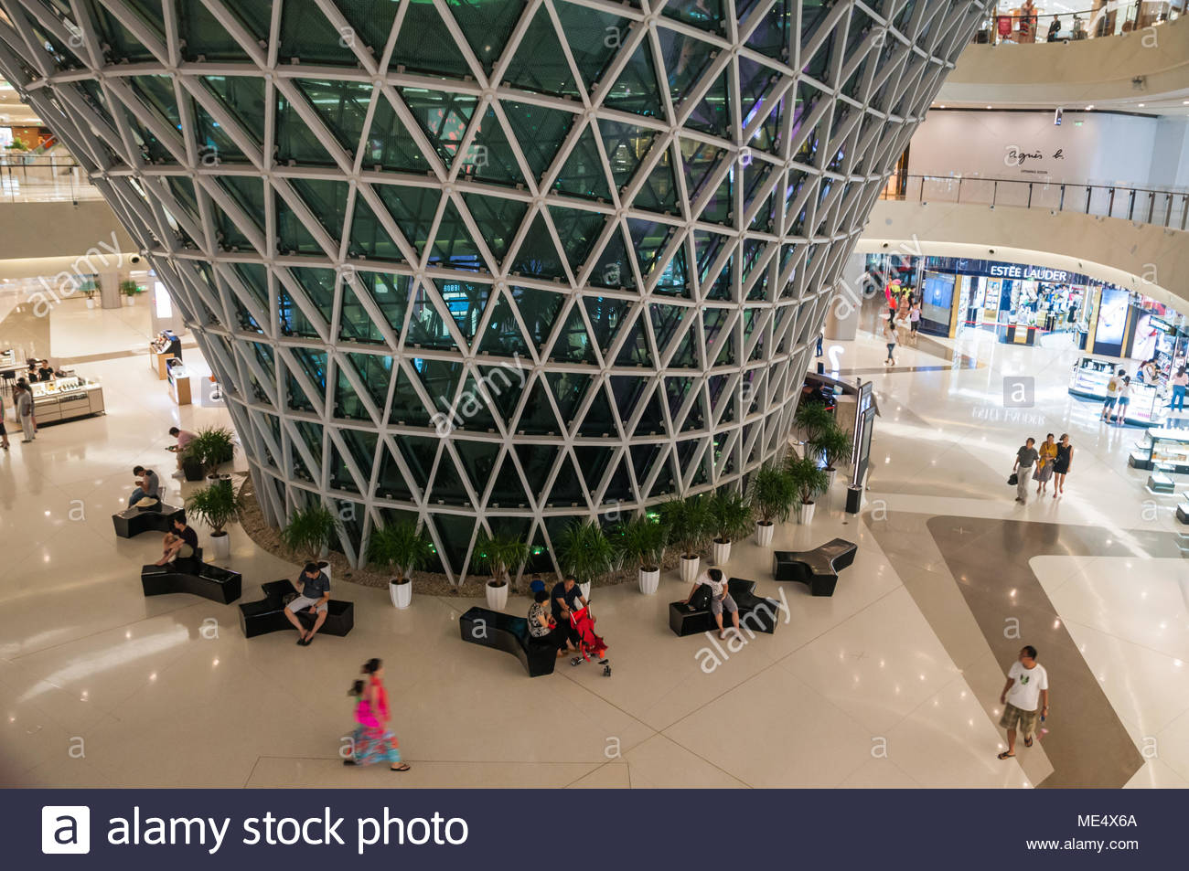 Duty Free Shopping Stock Photos & Duty Free Shopping Stock Images - Alamy