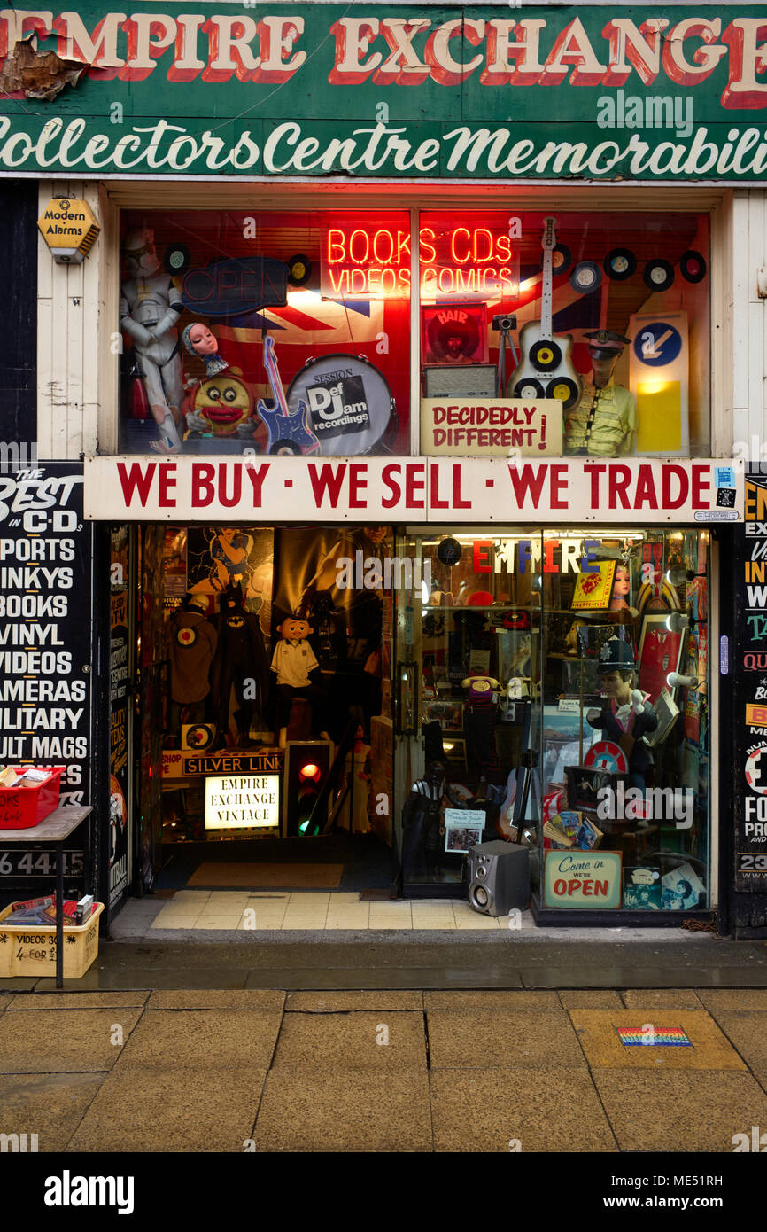 Secondhand trading shop in the centre of Manchester Stock Photo Alamy