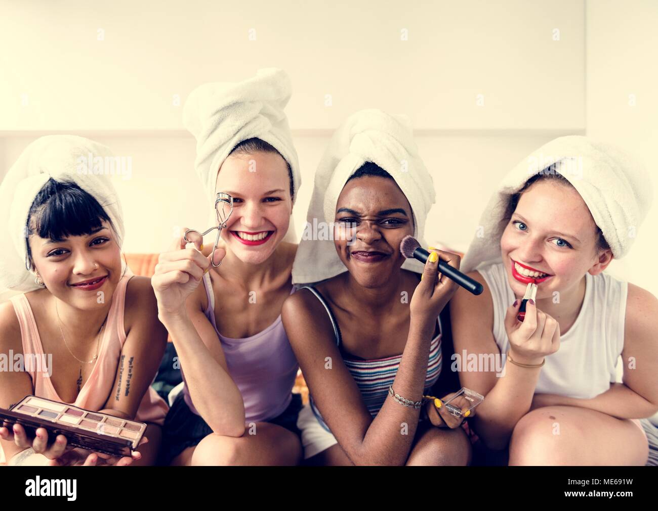Diverse group of women hi-res stock photography and images - Alamy