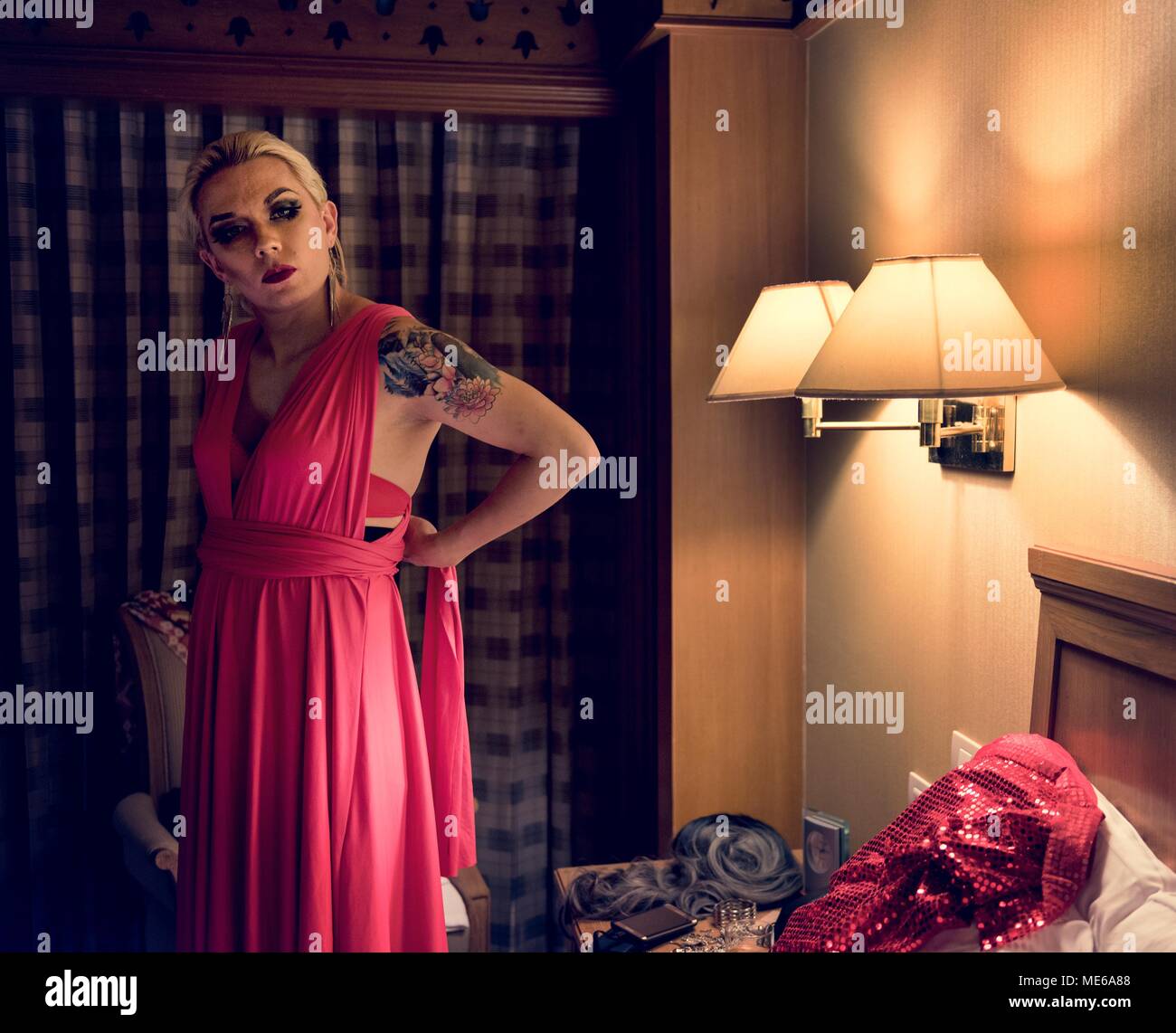 Пенис киска мен қынапқа енеді