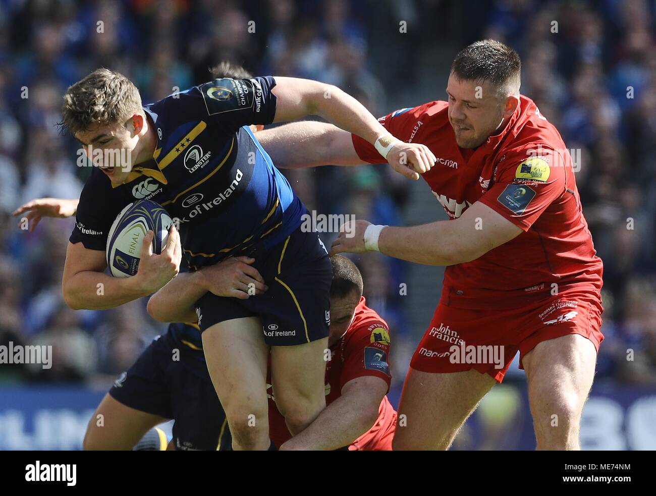 Leinster's Garry Ringrose and Rob Evans of Scarlets during the