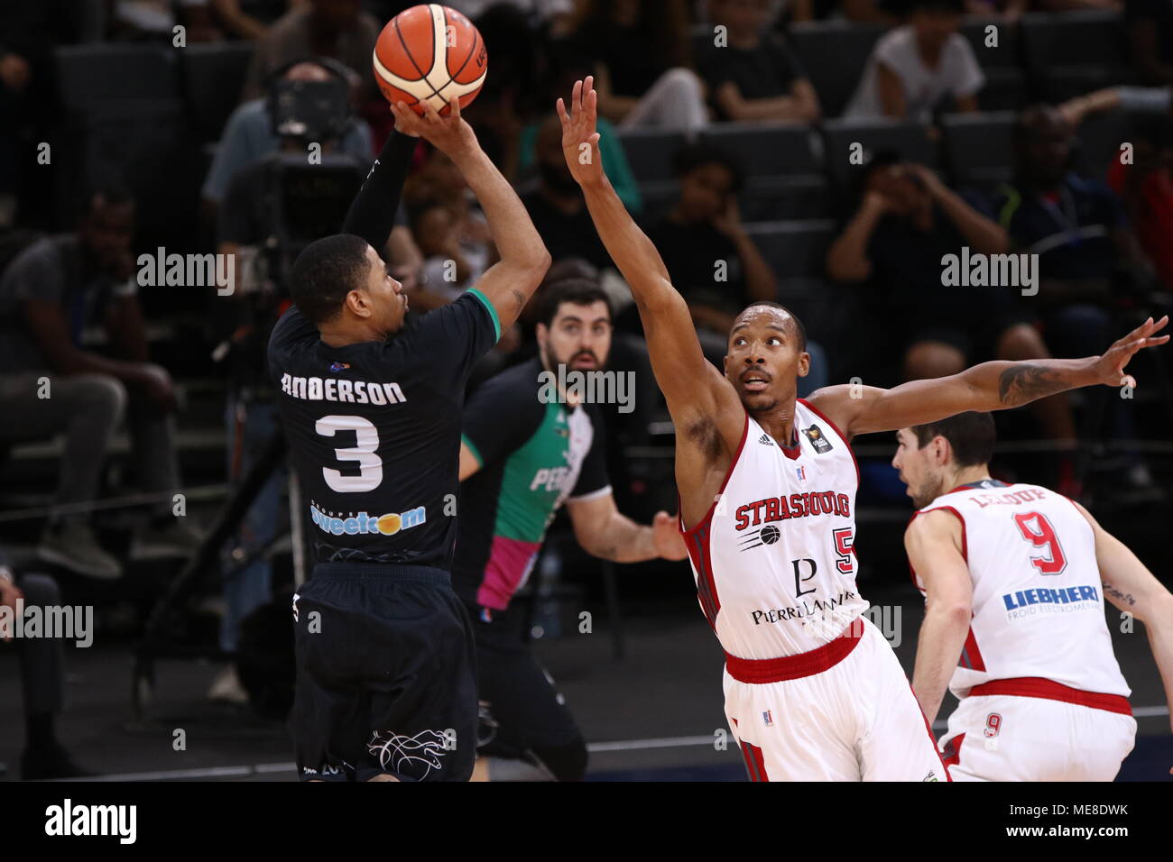 Darion Atkins (R) and Karvel Anderson (L) in action during the 'French Cup'  match between SIG Strasbourg and Boulazac Basket Dordogne. Final Score (SIG  Strasbourg 82 - 62 Boulazac Basket Dordogne Stock Photo - Alamy