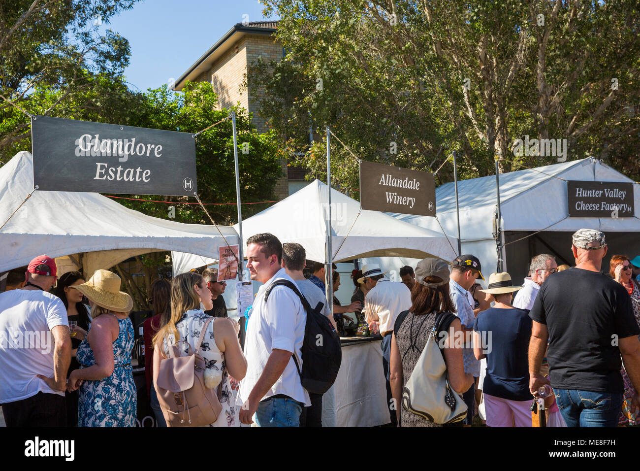 Sunday 22nd April 2018, Sydney,Australia. Annual Hunter Valley wine growers descend on Avalon Beach suburb in Sydney for Uncorked Avalon for fine food and wine tasting and sales. Credit: martin berry/Alamy Live News Stock Photo