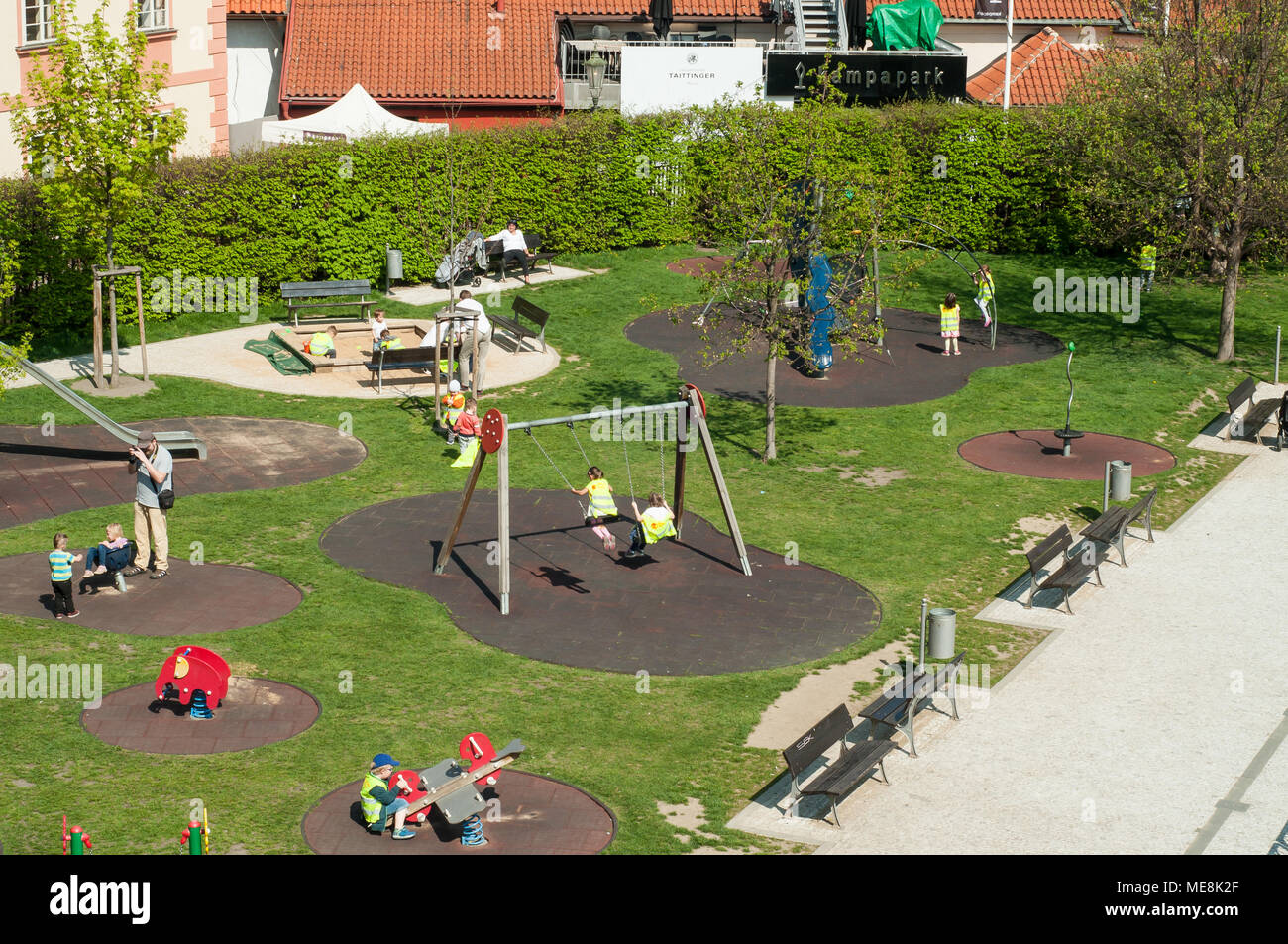Father kid playground hi-res stock photography and images - Alamy
