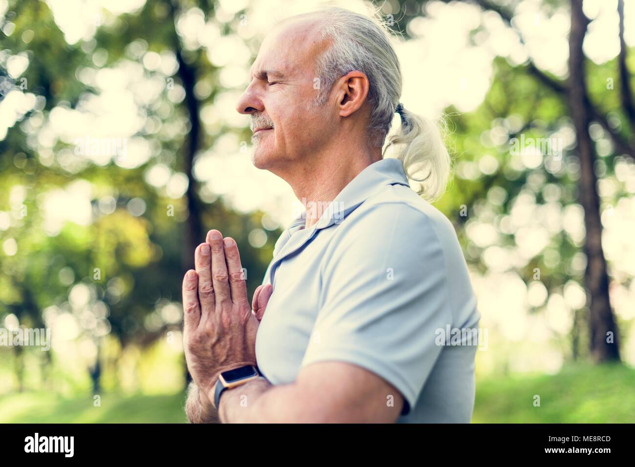 Group Sportive People Doing Yoga Hi-res Stock Photography And Images 