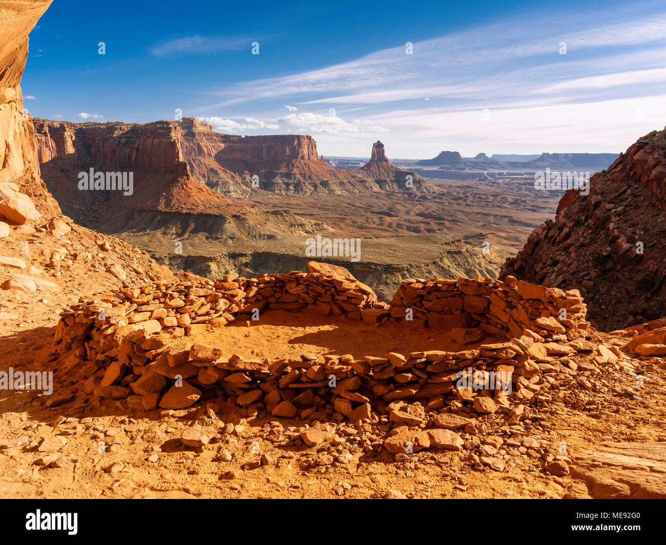 View of False Kiva, an old Anasazi construction that is purportedly was a facility for religious ceremonies. Canyonlands National Park, near Moab, Uta Stock Photo