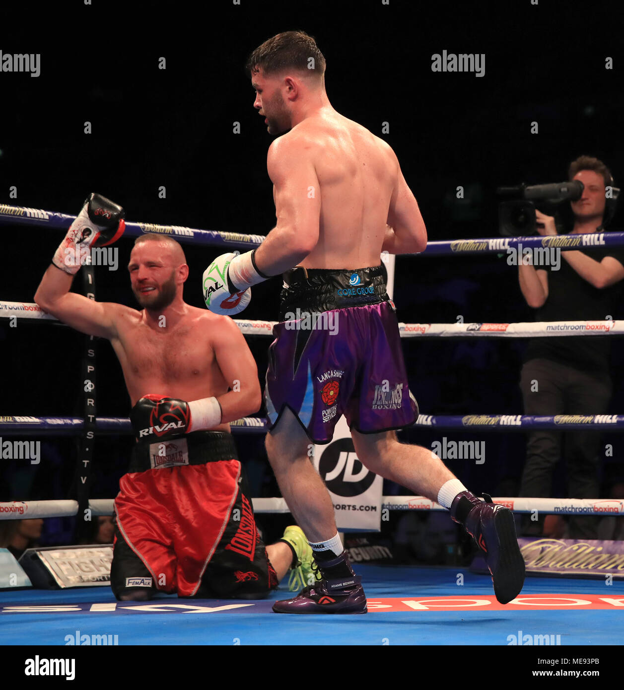 Welterweight contest echo arena hi-res stock photography and images - Alamy