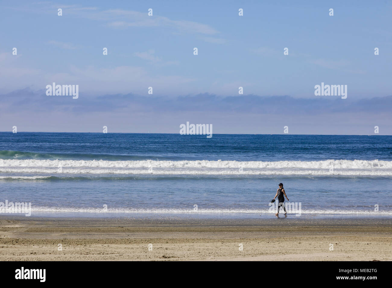 Mature woman beach summer hi-res stock photography and images - Alamy