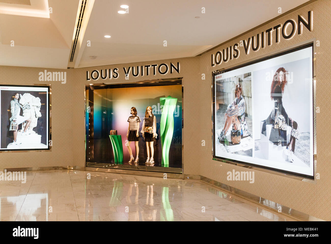 Louis Vuitton shop, Emporium shopping mall, Bangkok, Thailand Stock Photo -  Alamy