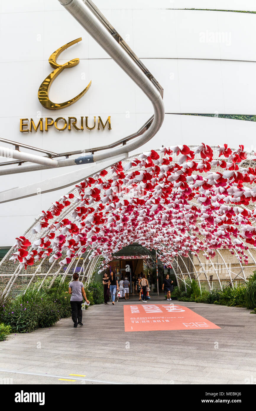 Emporium Shopping Complex, Sukhumvit Road, Bangkok. Fashion Brands in  Thailand. Gourmet Market.