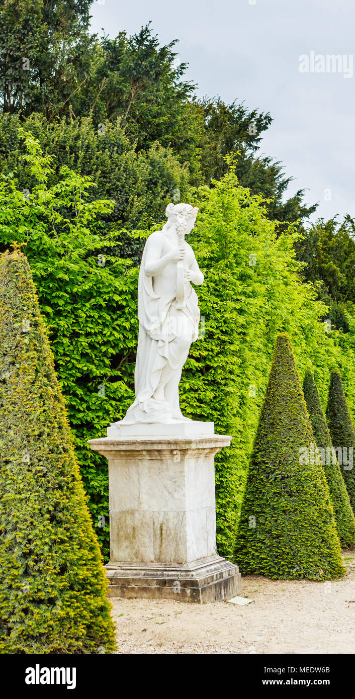 Plant Pot Sculptures High Resolution Stock Photography And Images Alamy