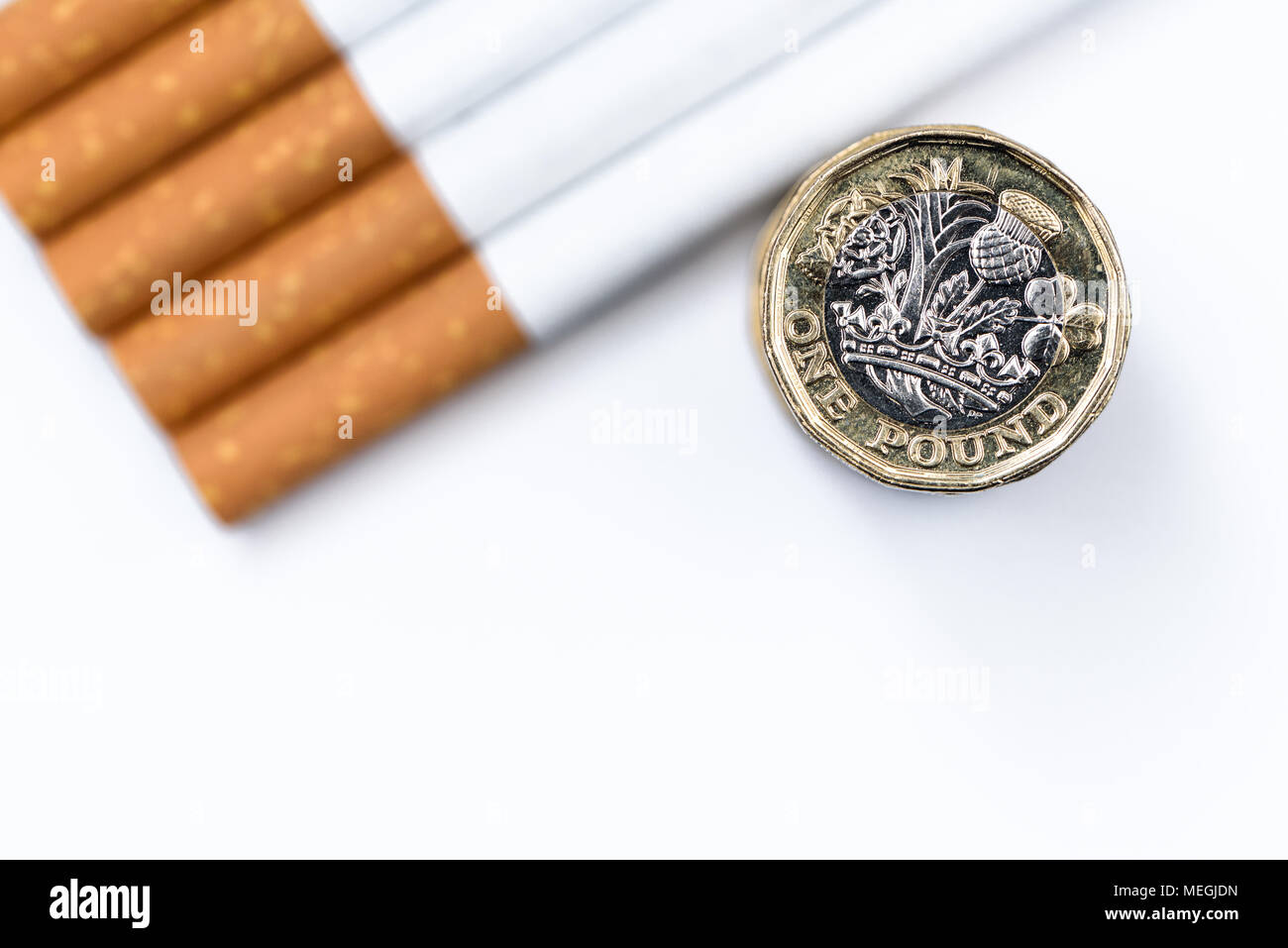 pound cigarette Cigarette price hi-res stock photography and images
