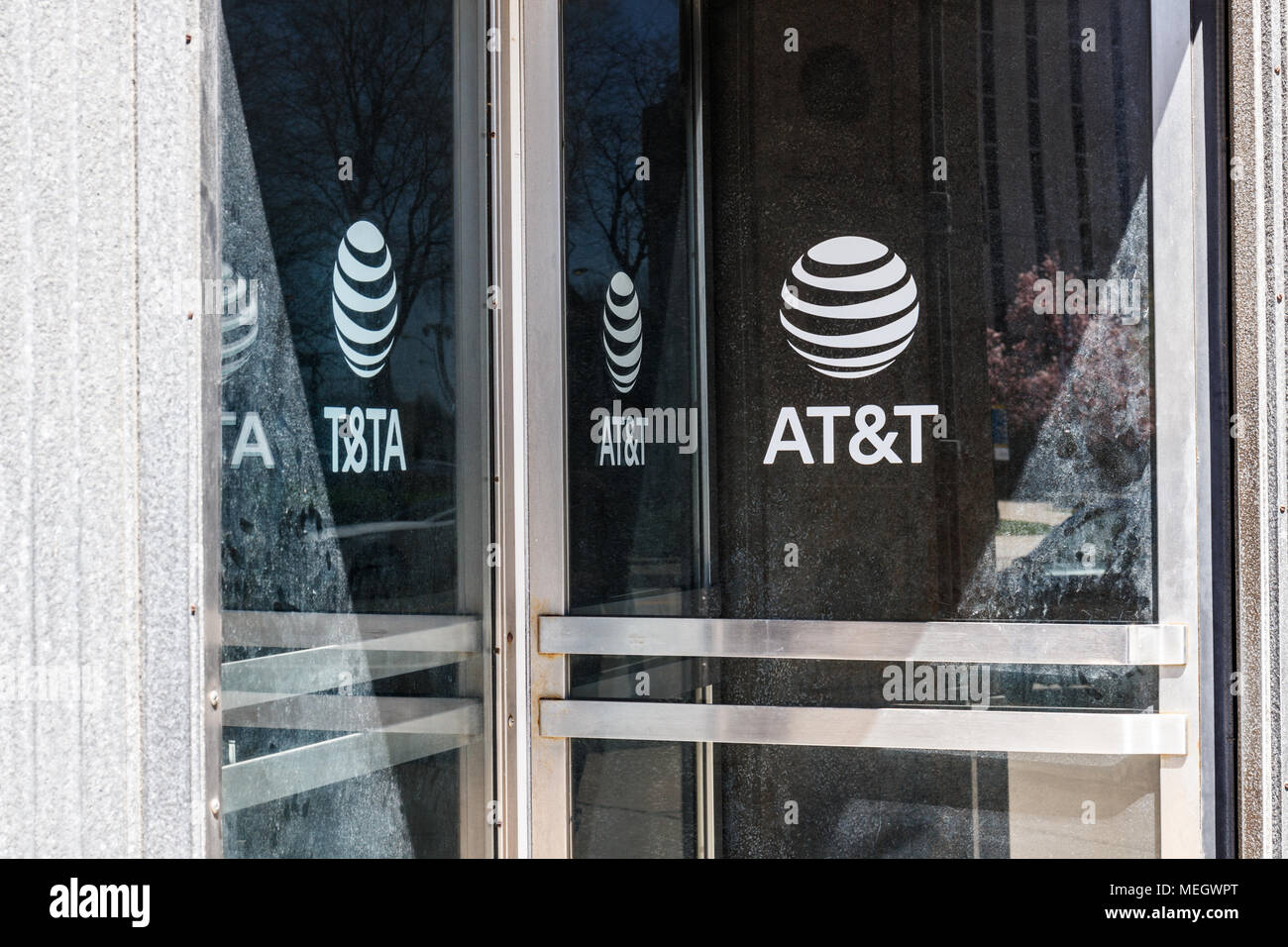 Dayton - Circa April 2018: Dayton - Circa April 2018: AT&T downtown office. AT&T now offers IPTV, VoIP, Cell Phones and DirecTV XIV Stock Photo