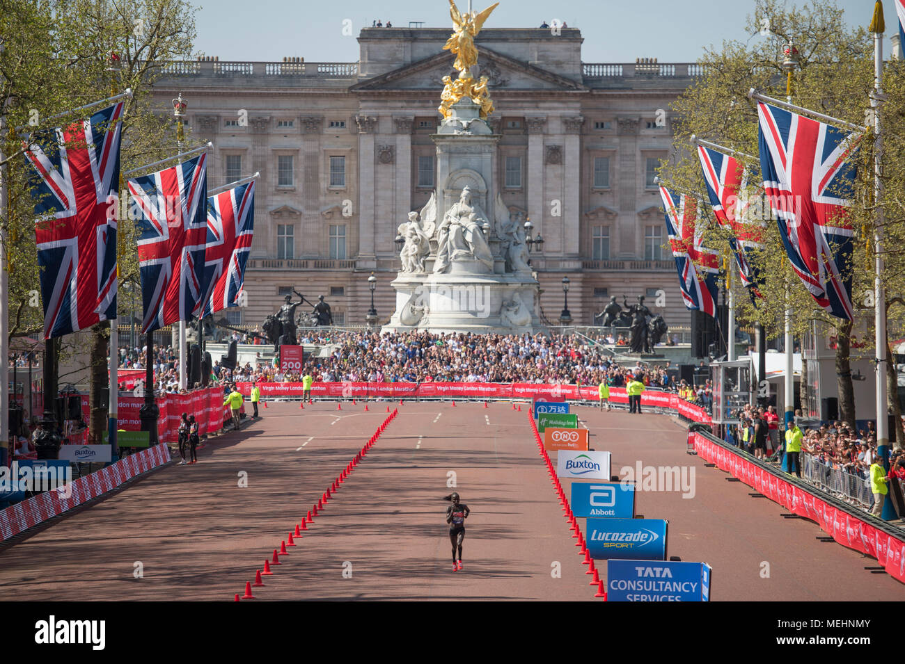 Womens Palace Stock Photos Womens Palace Stock Images Alamy - the mall london uk 22 april 2018 the virgin money london marathon
