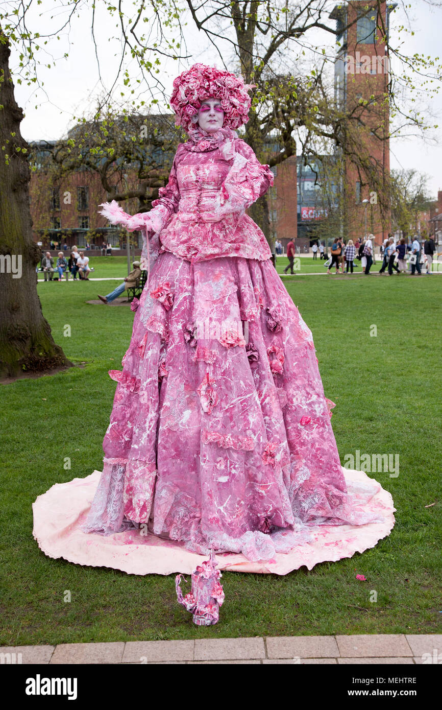 Stratford Upon Avon Warwickshire 22nd April 2018 Rosita Spanish Artist No S15 The Final Day Of The U K S First Living Statue Competition In Bancroft Gardens Which Has Been Held Over 3 Days