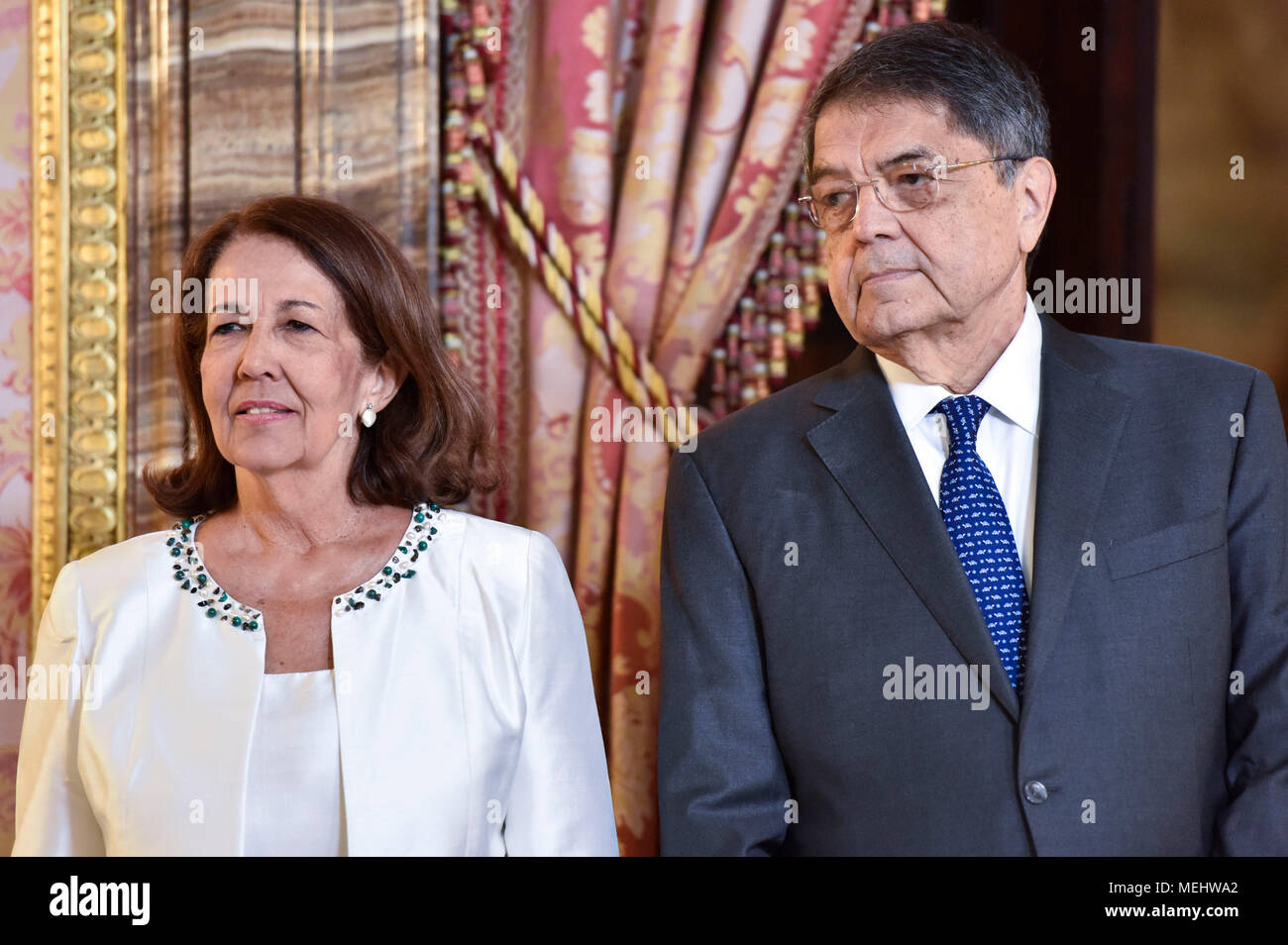 Sergio Ramirez with wife Gertrudis Guerrero Mayorga at the reception for the official lunch on the occasion of the presentation of the Spanish literary prize Premio Miguel de Cervantes at the Palacio Real. Madrid, 20.04.2018 | usage worldwide Stock Photo