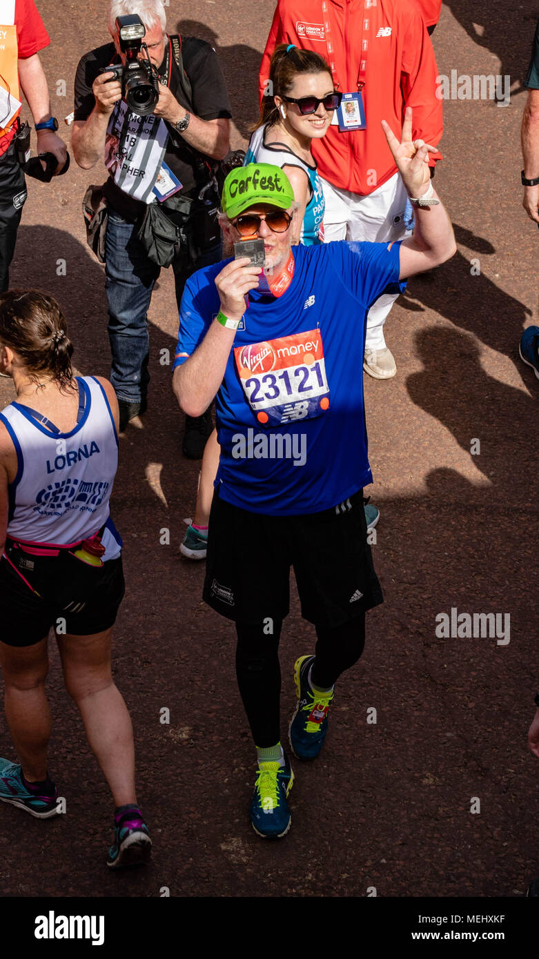 London 22nd April 2018 The London Marathon, Chris Evans radio and TV celebrity shows off his  medal at the London Marathon Credit Ian Davidson/Alamy Live News Stock Photo