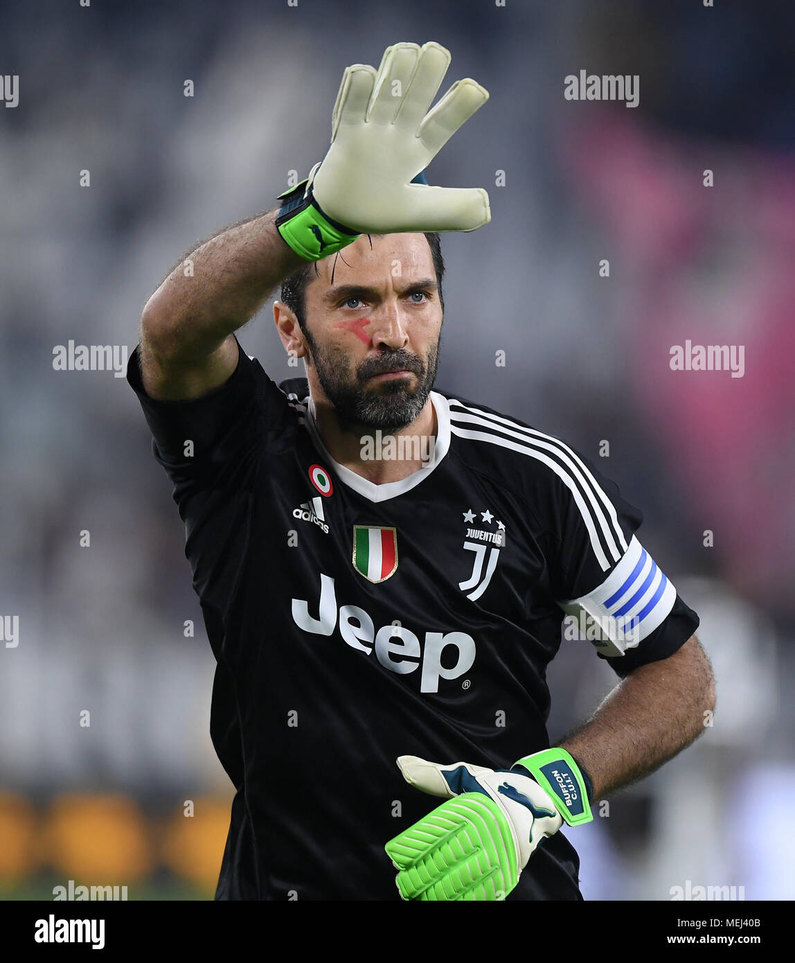 Turin, Italy. 22nd Apr, 2018. Juventus' goalkeeper Gianluigi Buffon reacts during the Serie A soccer match between Juventus and Napoli in Turin, Italy, on April 22, 2018. Napoli won 1-0. Credit: Alberto Lingria/Xinhua/Alamy Live News Stock Photo