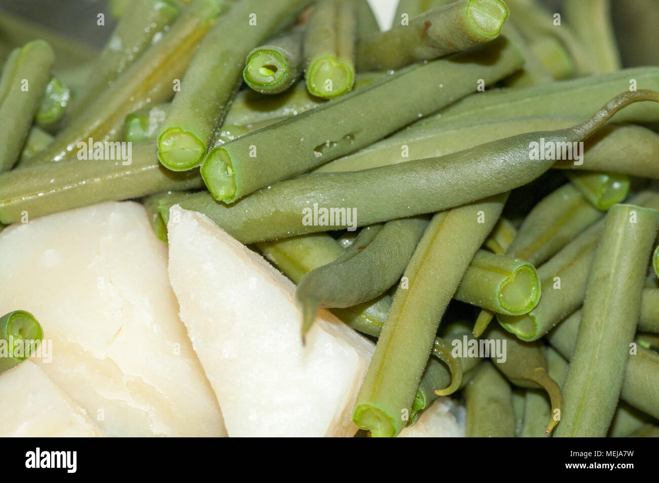 boiled green beans and potatoes Stock Photo Alamy