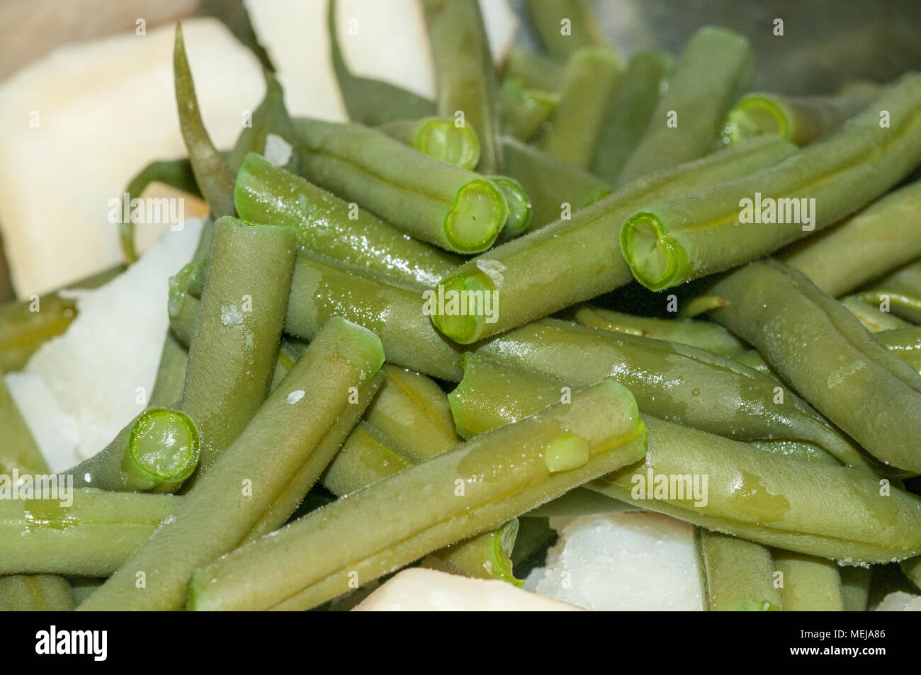 boiled green beans and potatoes Stock Photo Alamy