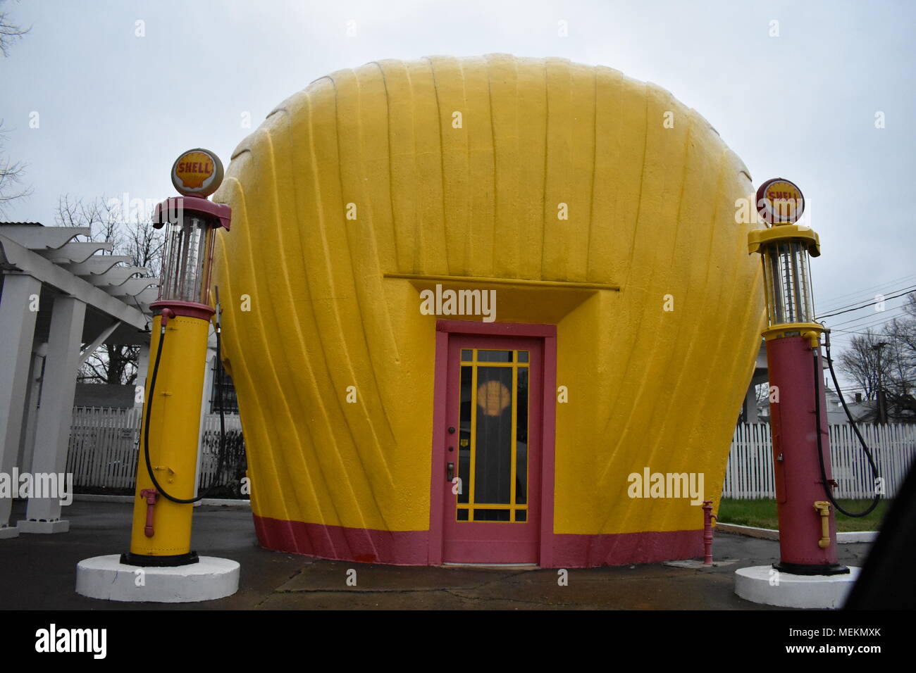 Original Shell Gas Station in WinstonSalem Stock Photo Alamy