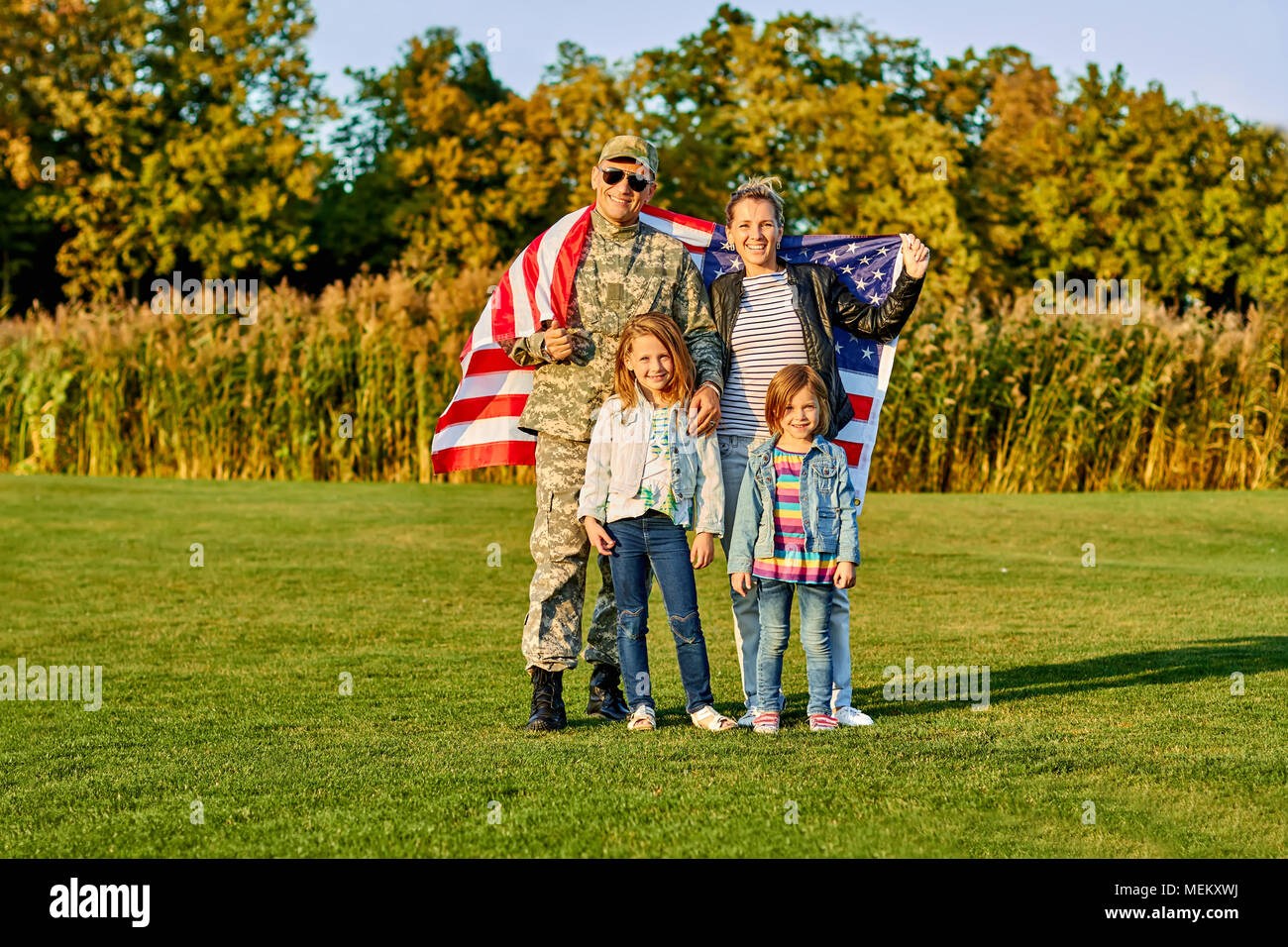 Portrait of patriotic american family Stock Photo Alamy