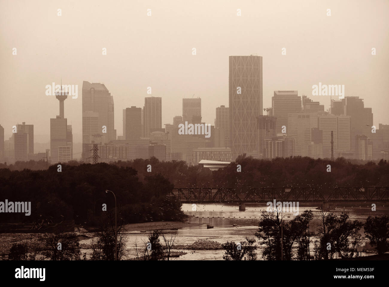 Calgary skyline dawn hi-res stock photography and images - Alamy