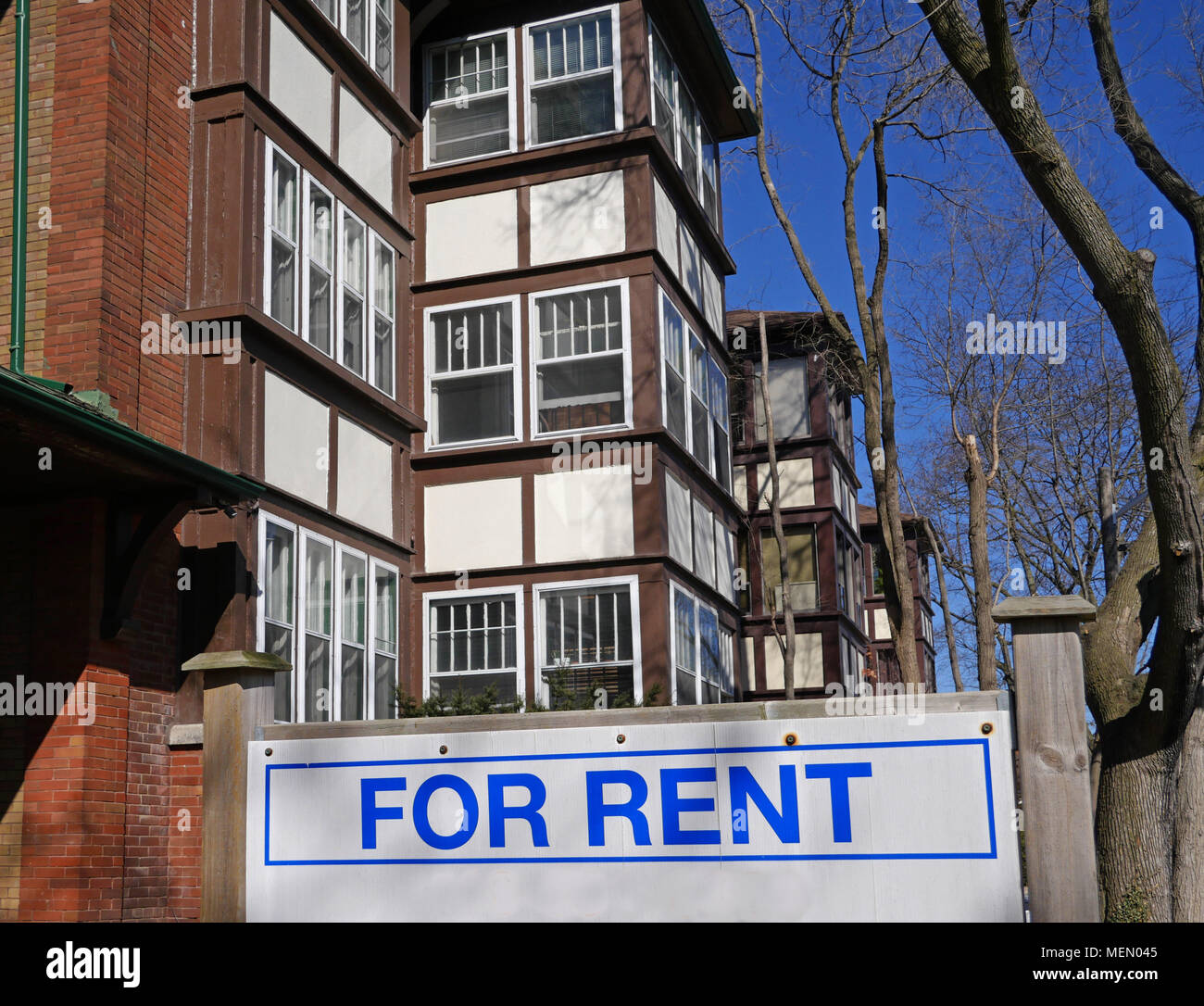 Old low rise apartment building hi-res stock photography and images - Alamy