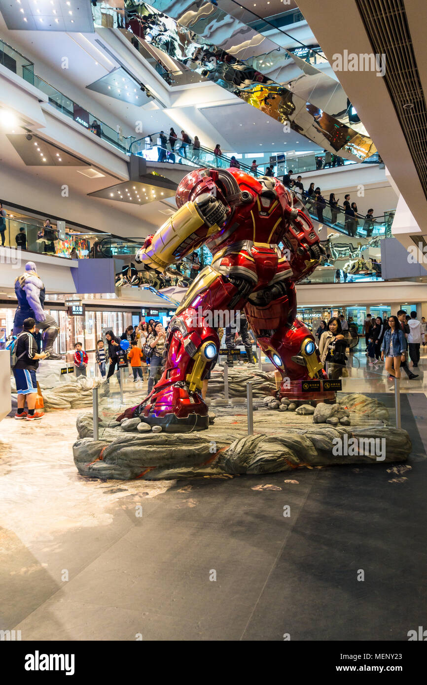 statue hulkbuster