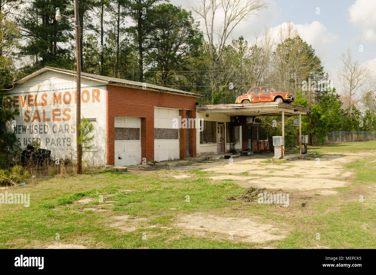 PARKTON, NC - 18 March 2012: Gas Station & Revels Motor Sales Out of Business Stock Photo