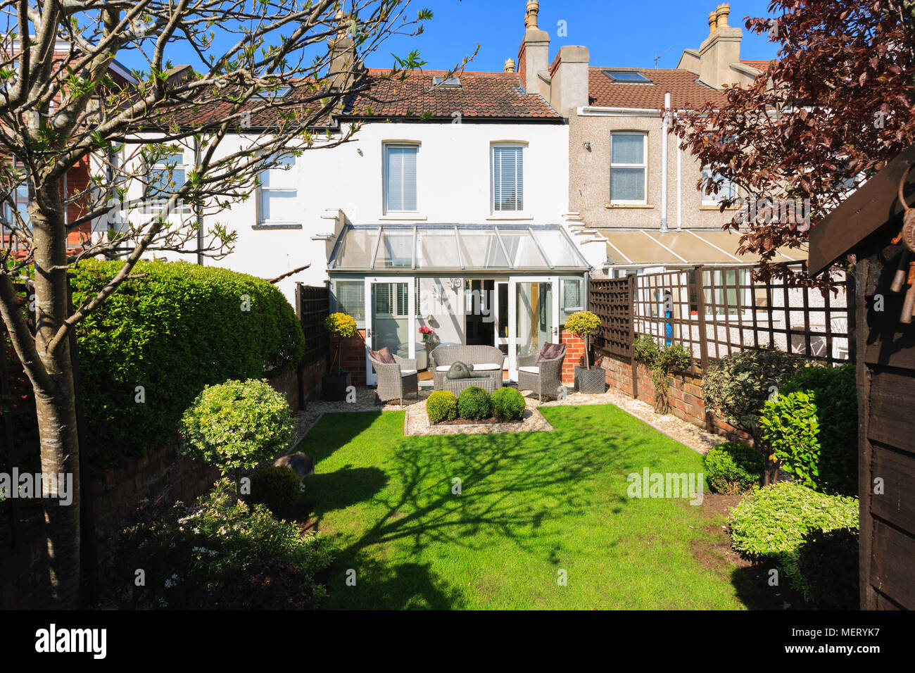 Shed at the back of the garden hires stock photography and images Alamy