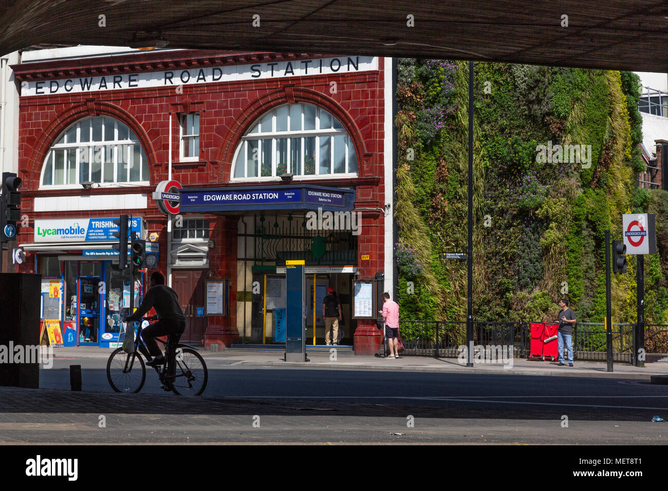Green Wall, Edgware Road Tube Station, London, UK Stock Photo Alamy
