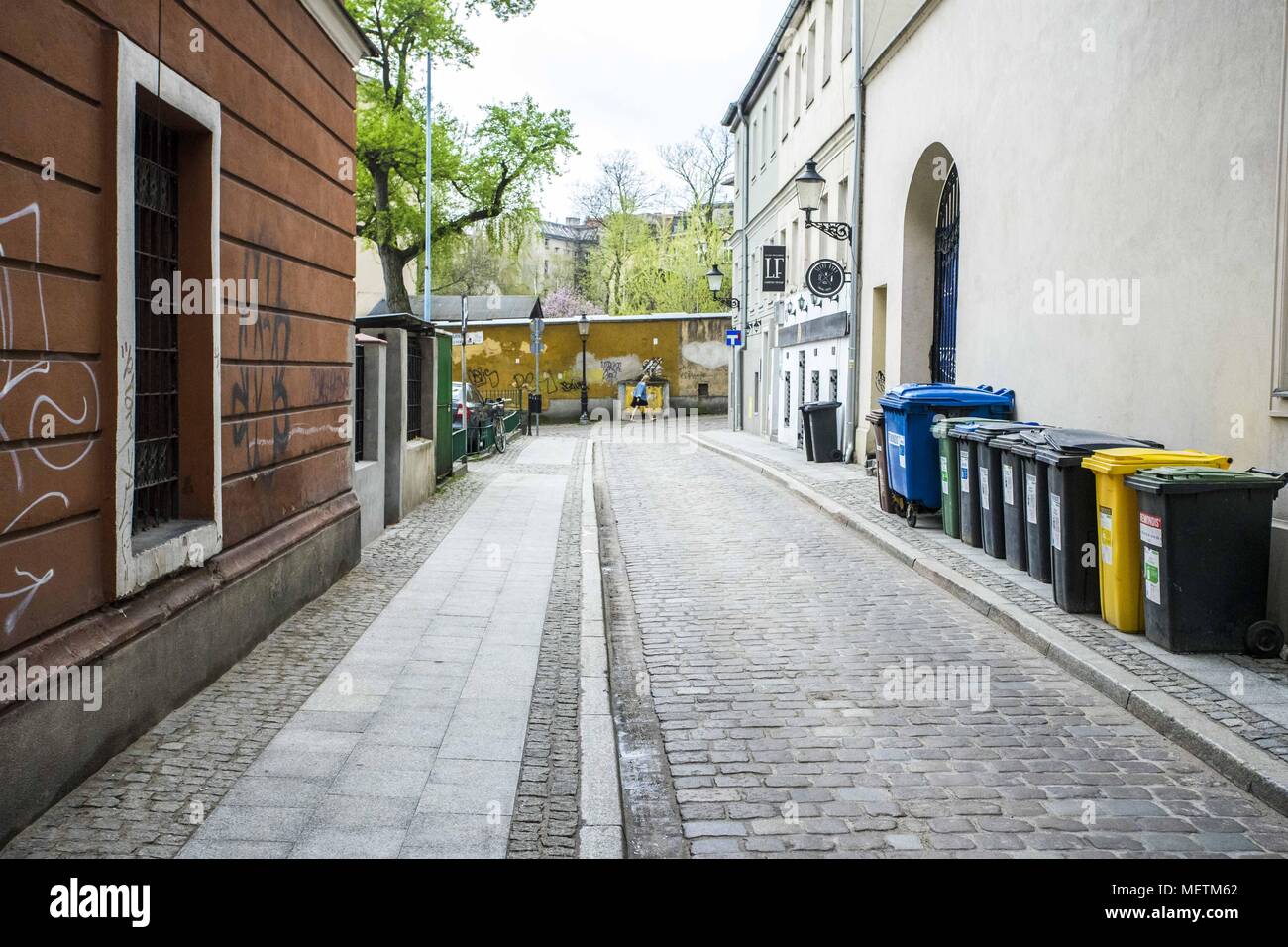 Poznan, Wielkopolska, Poland. 16th Apr, 2018. The everyday life in a large Polish city - the old town. Credit: Dawid Tatarkiewicz/ZUMA Wire/Alamy Live News Stock Photo
