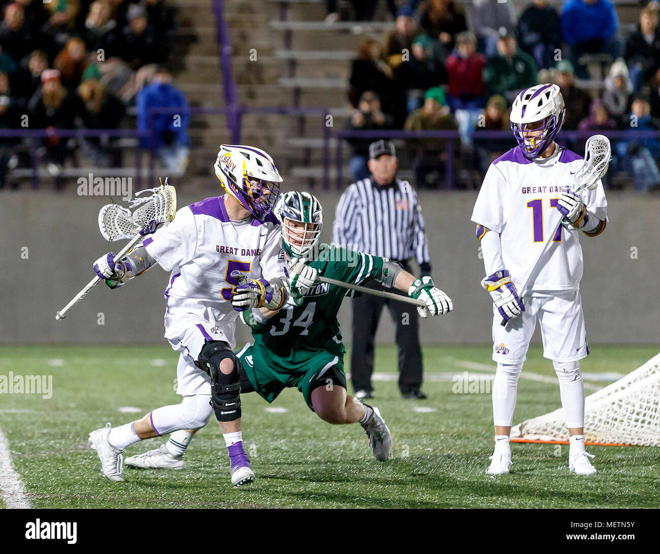 Albany Ny Usa 20th Apr 2018 Connor Fields 5 Probes The Binghamton Defense As Ualbany Men S Lacrosse Defeats Binghamton 18 7 On Apr 20 At Casey Stadium Credit Csm Alamy Live News Stock Photo Alamy