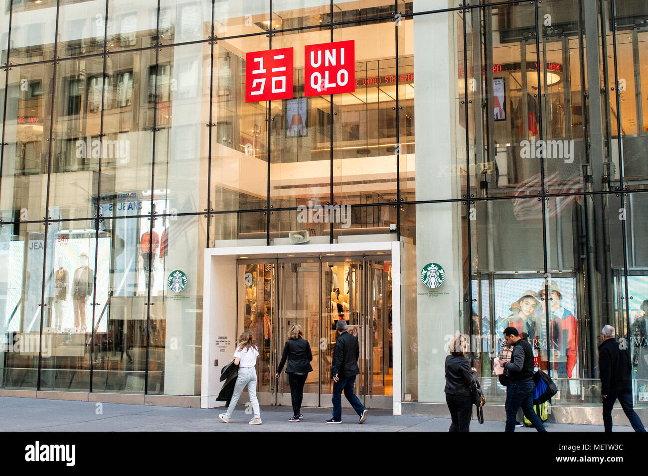 Uniqlo store on Fifth Avenue in New York City Stock Photo - Alamy