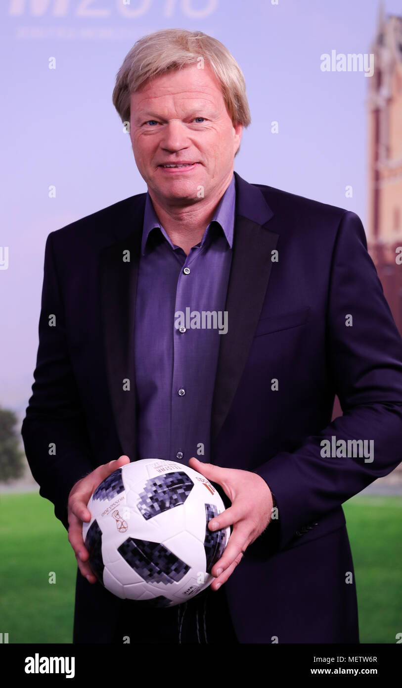 23 April 2018, Germany, Hamburg: ZDF expert for the soccer world cup 2018  in Russia, Oliver Kahn, at a photo shoot before a press conference by ARD  and ZDF regarding the world